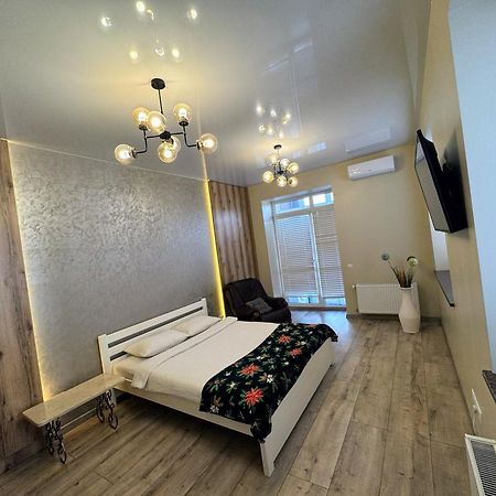 VIP apartment у центрі міста, новобудЖК Театральний,дуже простора Ровно Экстерьер фото