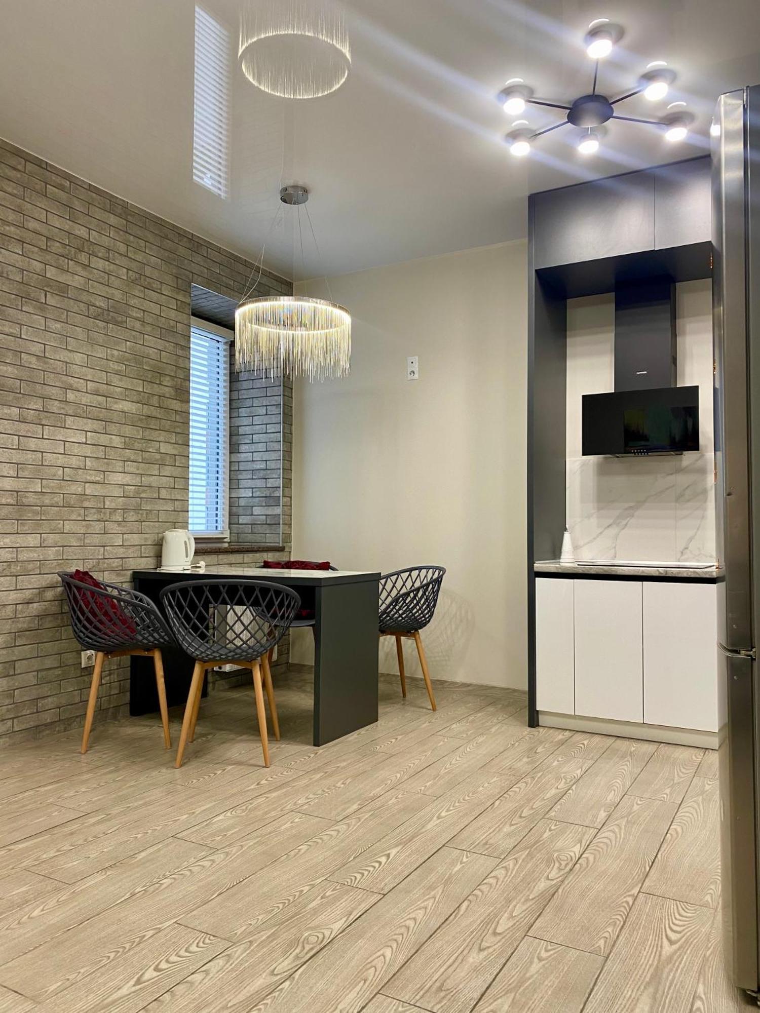 VIP apartment у центрі міста, новобудЖК Театральний,дуже простора Ровно Экстерьер фото