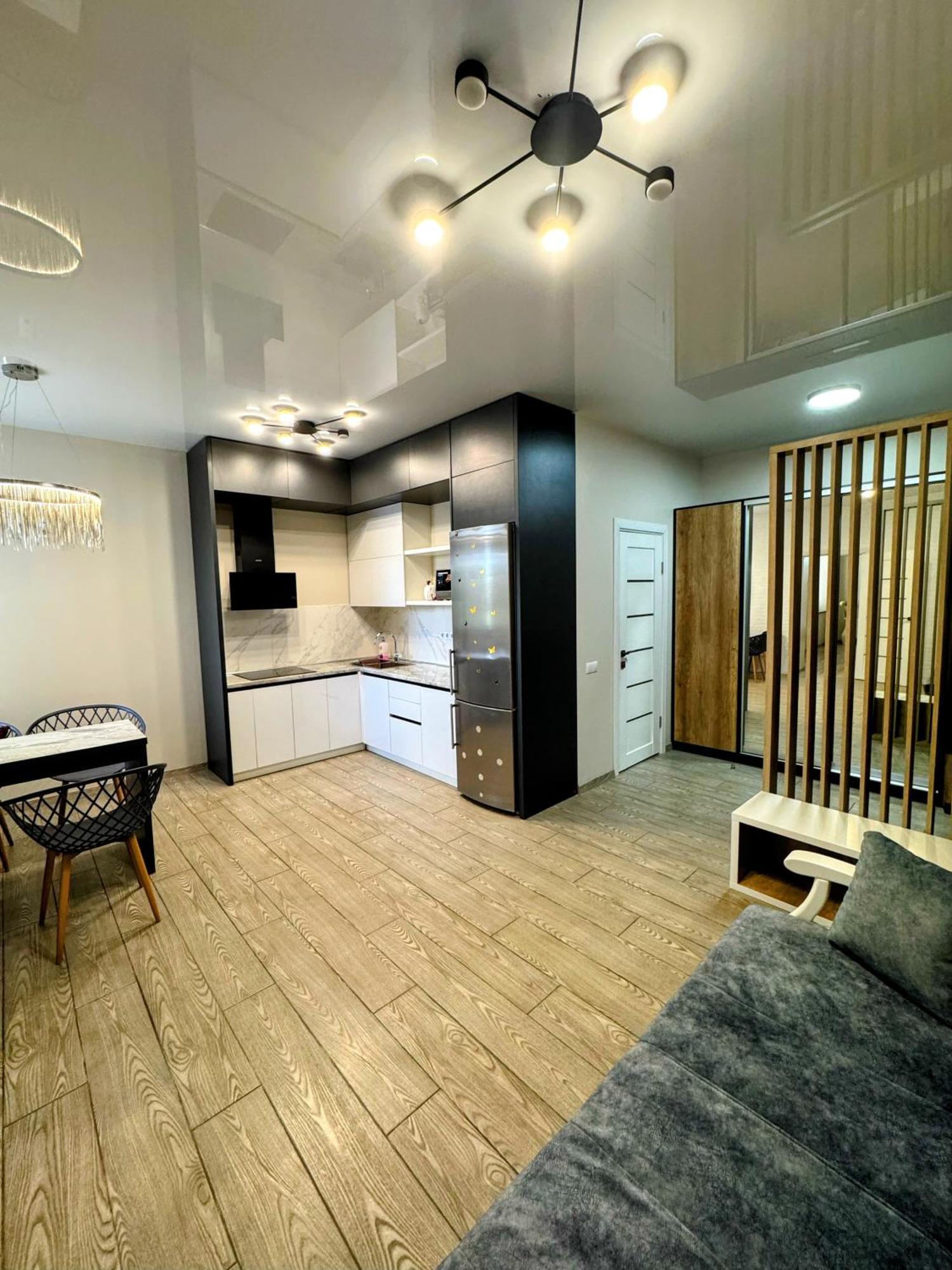 VIP apartment у центрі міста, новобудЖК Театральний,дуже простора Ровно Экстерьер фото
